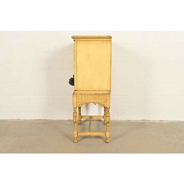 Berkey & Gay Antique English Jacobean Cream Painted Lift Top Bar Cabinet, Circa 1920s For Sale - Image 14 of 16