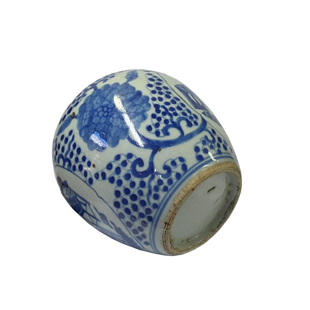 This is handmade handpainted traditional Chinese ginger jar with blue and white color graphics. Each one has a precise...