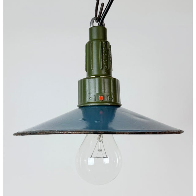 1960s Industrial Blue Enamel Military Pendant Lamp with Cast Aluminium Top, 1960s For Sale - Image 5 of 17