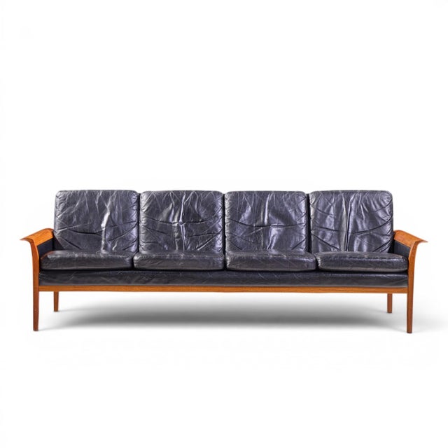 Knut Sæter for Vatne Møbler Mid Century Norwegian Teak Sofa This sofa measures: 87 wide x 31 deep x 29.25 inches high,...