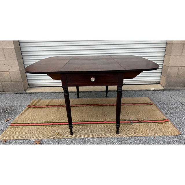A Very Nice Antique Philadelphia Mahogany Sheraton Drop-Leaf Breakfast Table, Circa 1810 For Sale - Image 13 of 14