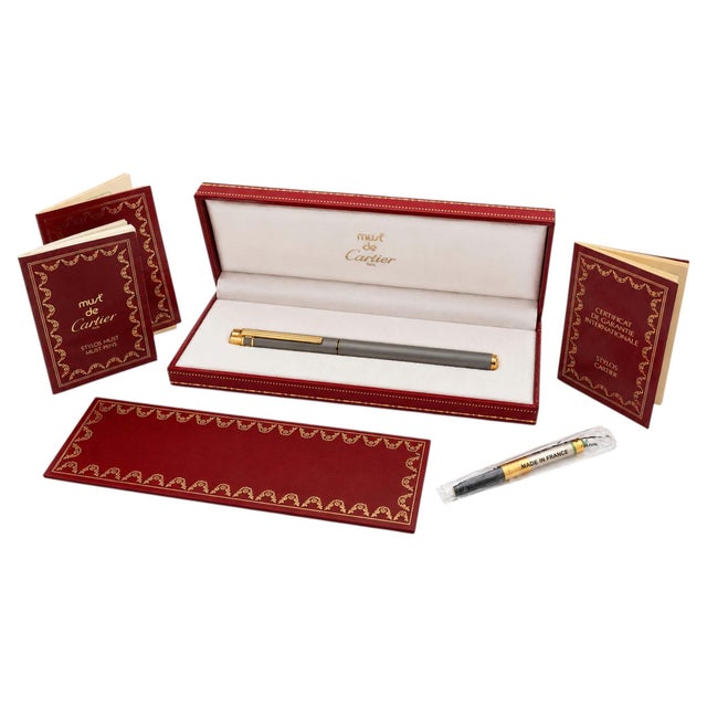 Must de Cartier Santos Fountain Pen with 18ct Gold Nib, Brushed Steel and Gilt Metal, 1990s, Set of 2 For Sale - Image 4 of 4