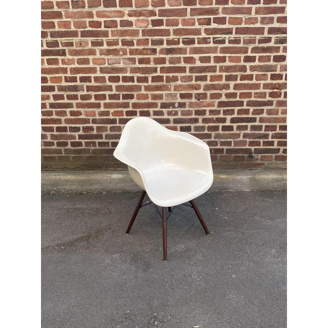 Vintage Fiberglass Armchair in Parchment by Charles Eames for Herman Miller, 1970s For Sale - Image 16 of 16