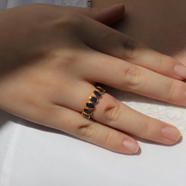 Not Yet Made - Made To Order Nina Zhou Royal Blue Oval Sapphire Eternity Band in 14k Yellow Gold (All Sizes Available) For Sale - Image 5 of 8