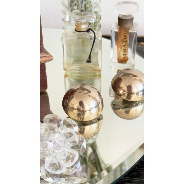 Contemporary Vintage Y2k Clear Resin Flower Cocktail Ring, Size 6 For Sale - Image 3 of 16