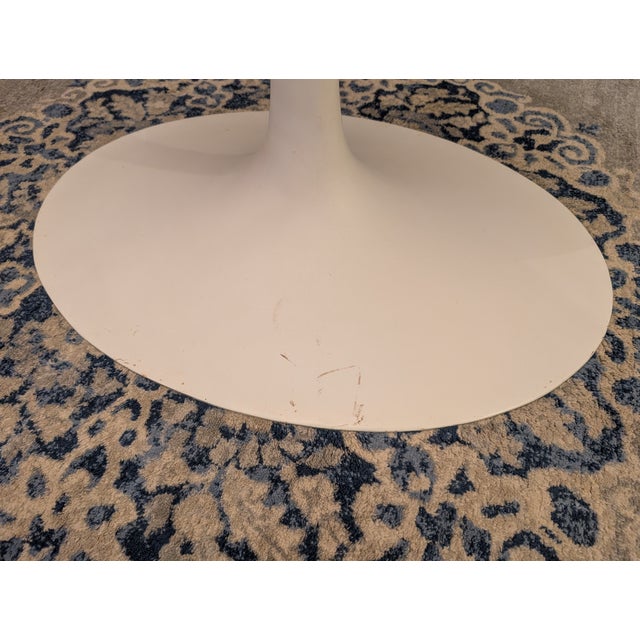 Early 1960s Knoll Saarinen Conference Table & 4 Tulip Chairs – Solid Walnut Top, Cast Iron Base, Original Knoll Labels For Sale - Image 11 of 18