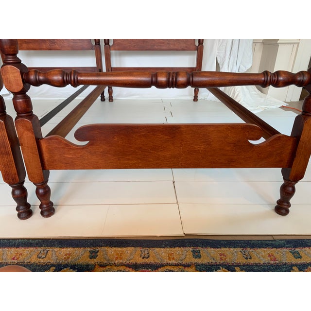 Pair of Vintage Pineapple Post 1950's Colonial Twin Size Bed Frames For Sale - Image 15 of 18