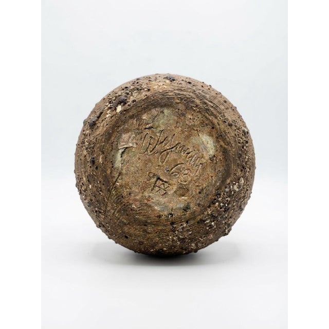 Large Textured Stoneware Weedpot by Noted American Potter William Wyman, C. 1963. For Sale - Image 4 of 4