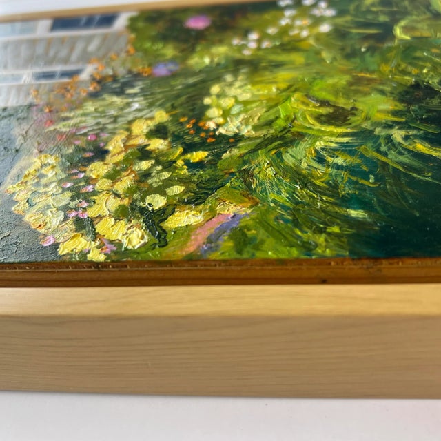 Traditional Summer Blooms, Original Oil Painting by Julia Lawing For Sale - Image 3 of 8