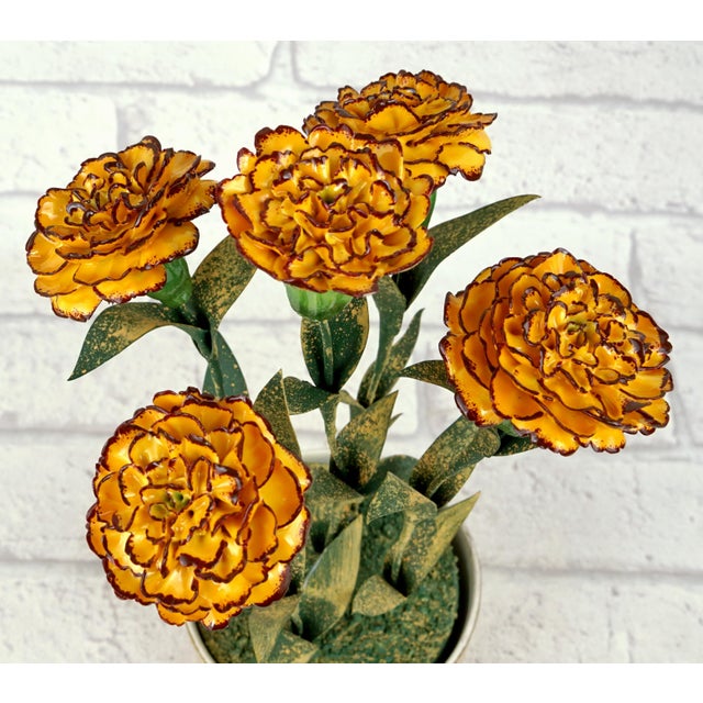 Metal Bouquet of French Marigolds by Didier Gardillou – Contempory – 18th-Century Paris Porcelain Pot – À La Reine Manufactory For Sale - Image 7 of 8