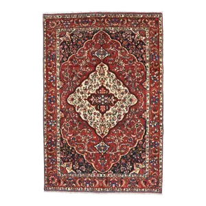 Bakhtiari Rug 6'11'' X 10'5'' Red Wool Semi-Antique Hand-Knotted Oriental Carpet