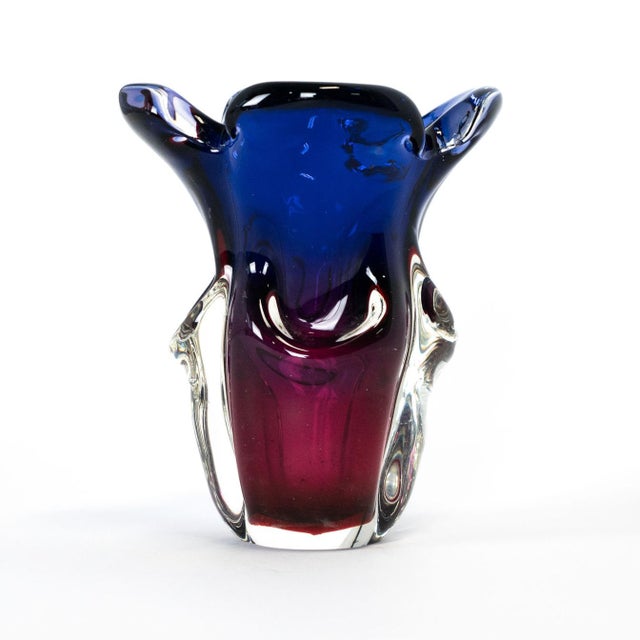 1960s Czech Art Glass Indigo-Pink Vase Designed by Josef Hospodka for Chribska Glassworks For Sale - Image 4 of 8