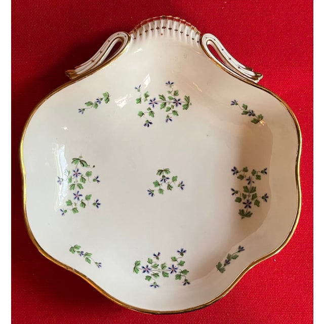 Old 18th C. Paris Porcelain Dihl Et Guerhard Sprig Cornflower Shell Shape Serving Dishes 1790 - 1800 - A Pair For Sale - Image 12 of 15