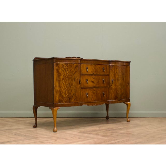 Queen Anne Walnut Sideboard from Beithcraft, 1950s For Sale - Image 14 of 14