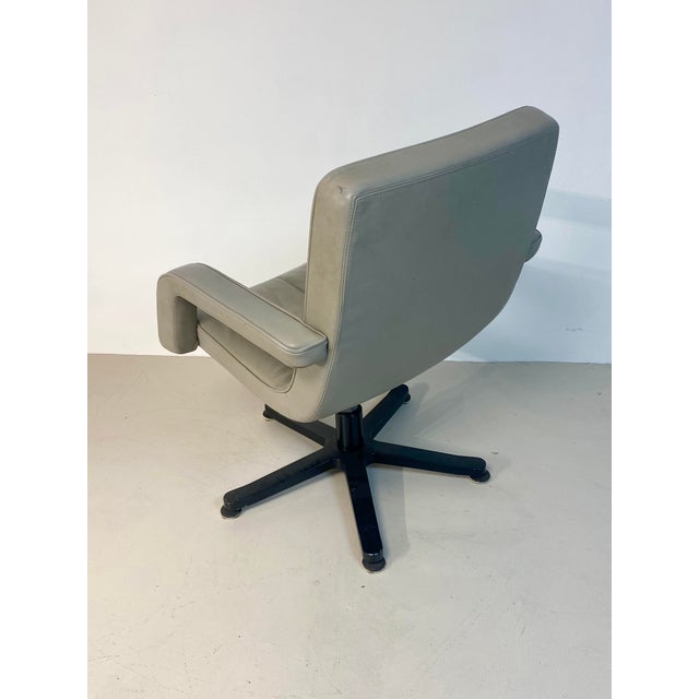 International Visitor Armchair in Leather Grey from Mobilier International For Sale - Image 9 of 17