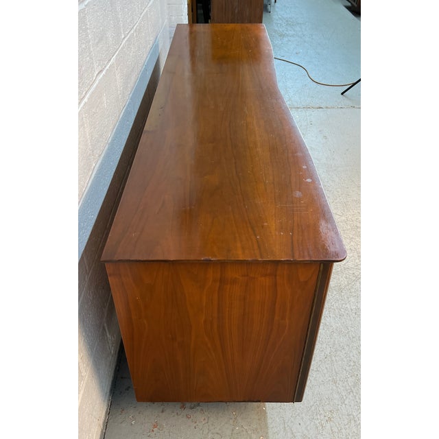 Mid 20th Century Young Manufacturing Mid-Century Modern Walnut Lowboy Dresser, Attributed For Sale - Image 5 of 13
