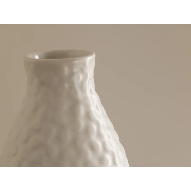 Jonathan Adler Vintage Jonathan Adler Double Gourd Vase, Ivory Flower Appliqué, Peru 1990s *Rare* For Sale - Image 4 of 5