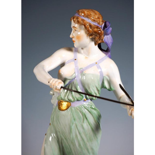 Ceramic Large Art Nouveau Lady Ring Thrower Figurine attributed to R. Boeltzig for Meissen, 1924 For Sale - Image 7 of 12