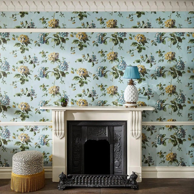 Painted with British hedgerow blooms, the HORTENSIA motif is an ode to both the beauty of flowers and the magic of...