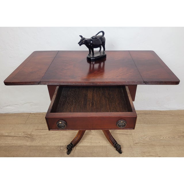 Drop Leaf Side Table in Mahogany, 1950s For Sale - Image 3 of 18