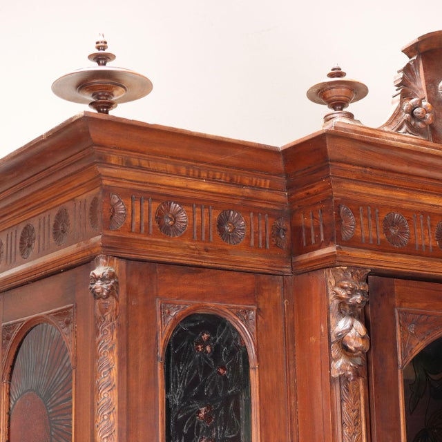Antique Neo-Renaissance Showcase in Walnut For Sale - Image 12 of 18