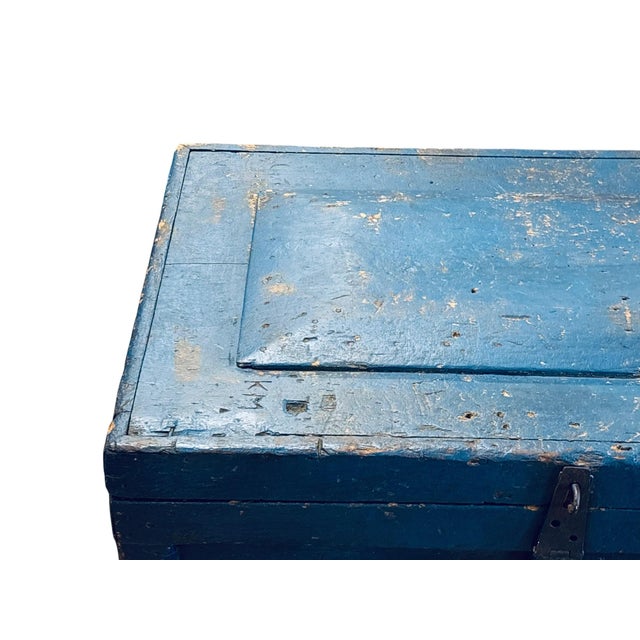 Wood Antique American Primitive Painted Wooden Trunk For Sale - Image 7 of 10