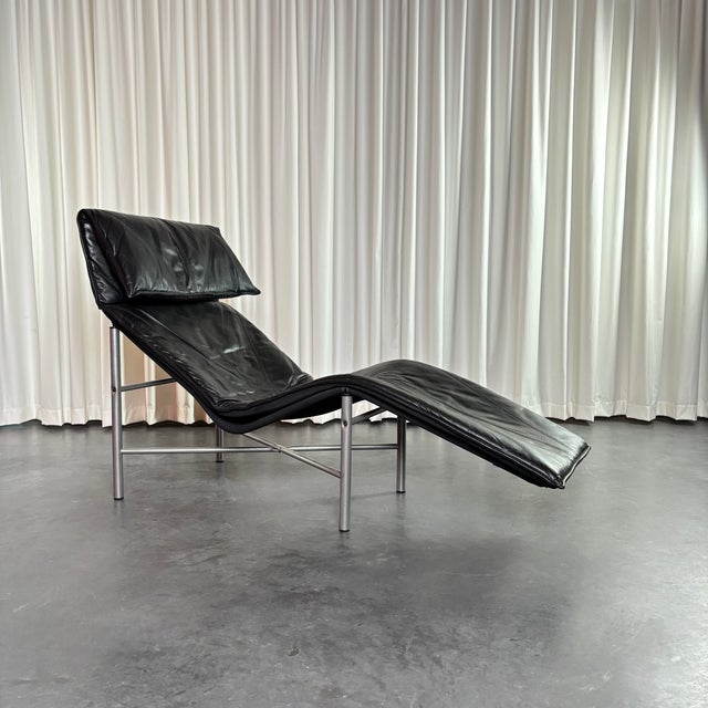 Animal Skin Skye Chaise Longue in Black Leather attributed to Tord Björklund for Ikea, Sweden, 1980s For Sale - Image 7 of 10