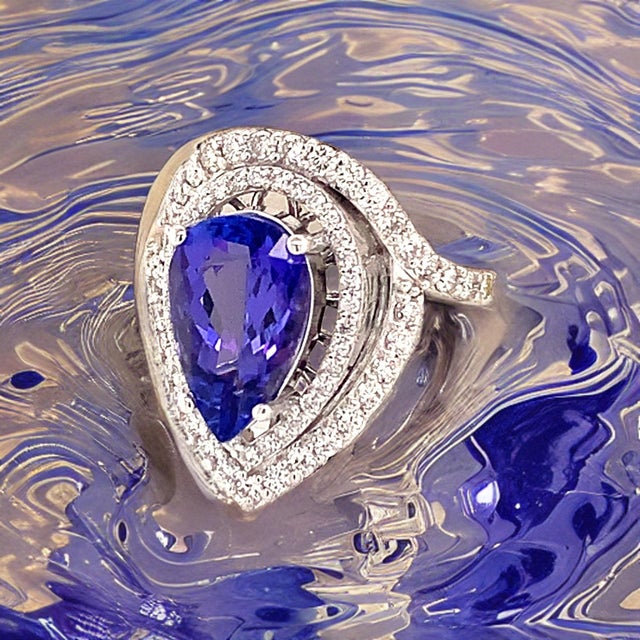 Traditional Natural Tanzanite Diamond Ring 14k Gold 4.54 TCW GIA Certified For Sale - Image 3 of 12