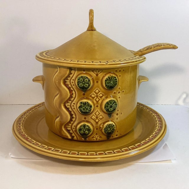 1960s Italian Ceramic Soup Tureen With Under Plate & Ladle- 3 Pieces For Sale - Image 11 of 11