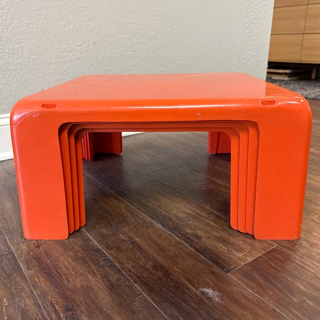 Mid-Century Modern Set of 4 Stackable Fiberglass Quattro Gatti Tables by Mario Bellini for C & B Italia, 1970s For Sale - Image 3 of 12