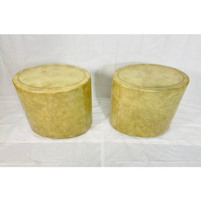 1980s Pair of Henredon Oval 3-Drawer Nightstands / Bachelor’s Chests, Lacquered Finish For Sale - Image 13 of 18