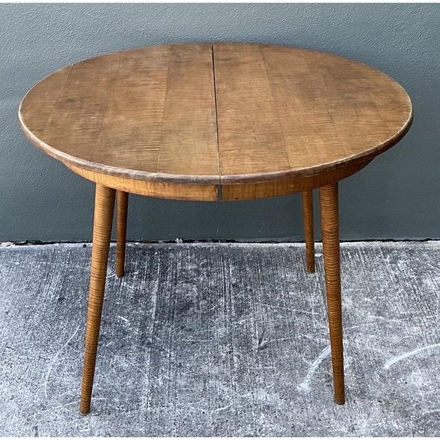 Mid 20th Century Vintage Tiger Maple Extendable Dining Table For Sale - Image 5 of 12