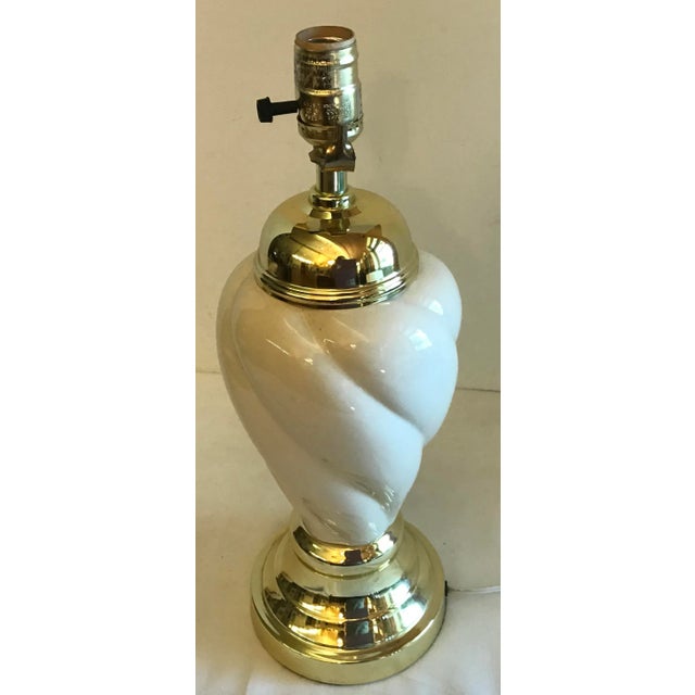 Late 20th Century Vintage Cream Swirl Table Lamp For Sale - Image 5 of 8