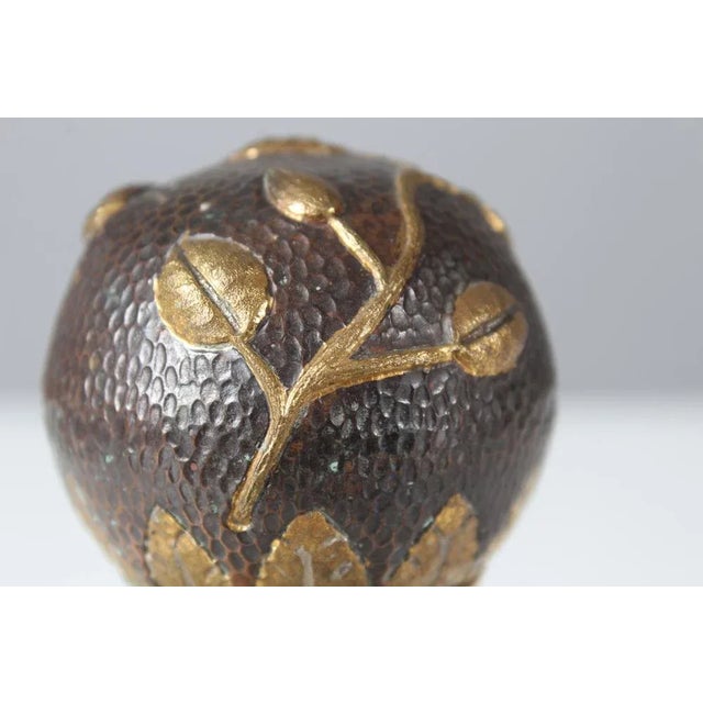 Antique Inkwell in Crystal Glass and Bronze with Floral and Beetle Decorations, Late 19th Century For Sale - Image 6 of 10