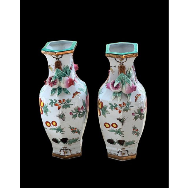 Chinoiserie Pair of Famille Rose Vases Pomegranate Handles For Sale - Image 3 of 13