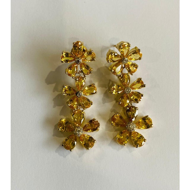 2020s Roshe Jewels Sapphire Diamond Earrings 18k Yellow Gold Drop Earrings, A Pair For Sale - Image 5 of 12