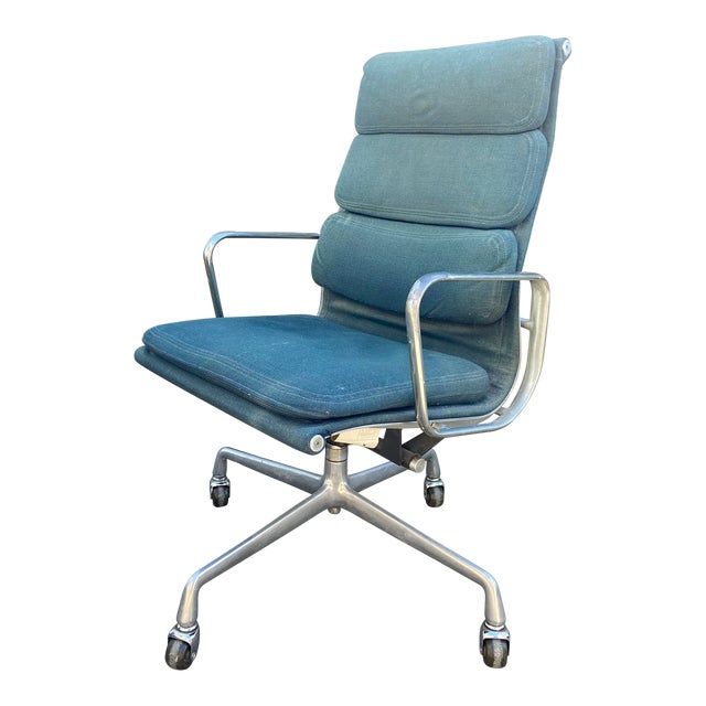 1970s Vintage Herman Miller Aluminum Soft Pad Eames Rolling Office