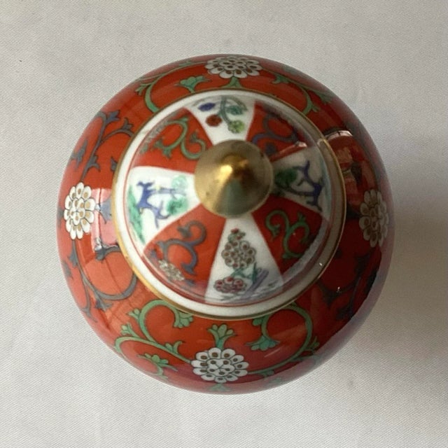 Red Vintage Herend Porcelain Lidded Urn – Red Dynasty Siang Rouge, #6583, Hand-Painted Hungary For Sale - Image 8 of 11