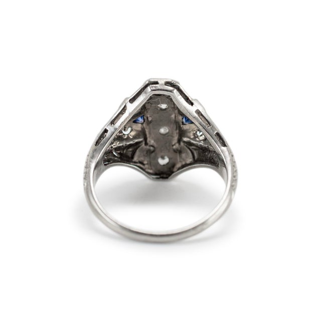 Late 20th Century Antique Art Deco Filigreed 18k White Gold Four Diamond Sapphire Cocktail Ring, Size 7 For Sale - Image 4 of 7