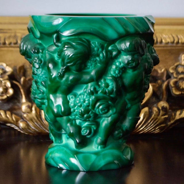 Art Deco Curt Schlevogt for Ingrid Malachite Glass Cherub Vase – Czech Art Deco, 1930s For Sale - Image 3 of 4