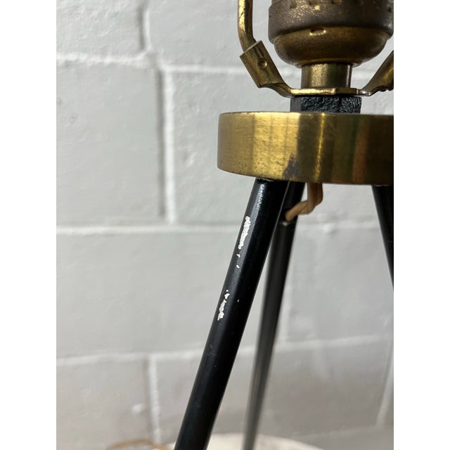 Mid-Century Modern Tripod Table Lamp With Laced Parchment Shade For Sale In New York - Image 6 of 9