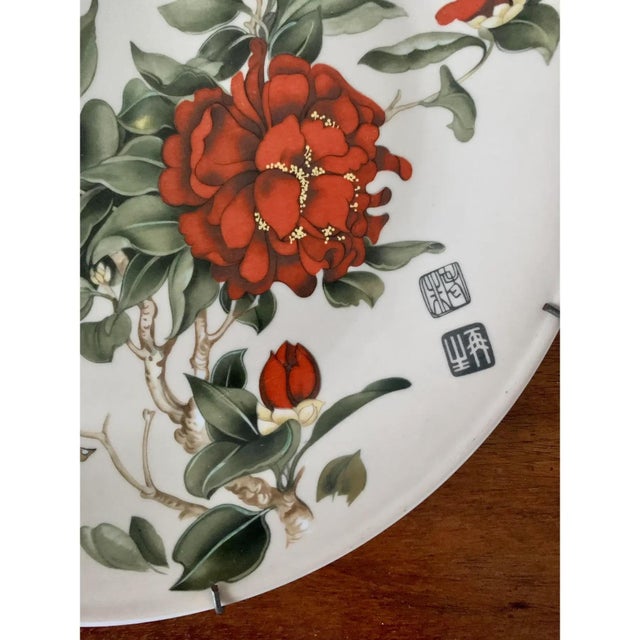 Early 20th Century Chinoiserie Floral and Butterfly Wall Plates, Pair For Sale - Image 11 of 14