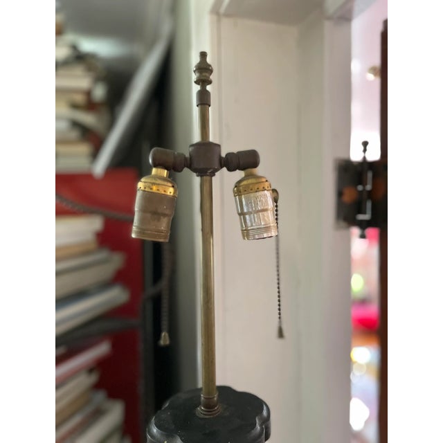 1910s Chinese Blue and White Ceramic Porcelain Lamp With Wooden Base and Cap For Sale - Image 10 of 12