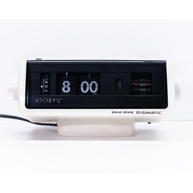 Sony Digimatic 8rc-110e Flip Radio Alarm Clock, 1970s For Sale - Image 3 of 13