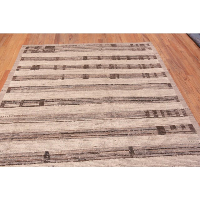 Early 21st Century Earthy Brown Grey Modern Wool Pile Rug For Sale - Image 5 of 7