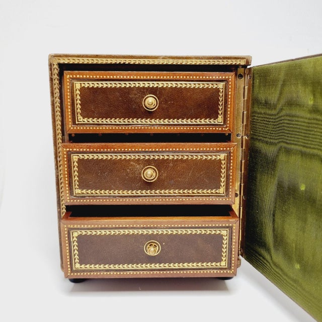 20th Century Jewelry Box, 1920s For Sale - Image 13 of 18