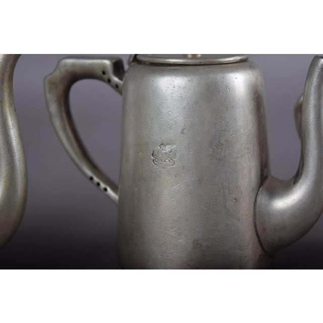 English Graduated Silver-Plated Coffee Pots, 1930s, Set of 3 For Sale - Image 7 of 10