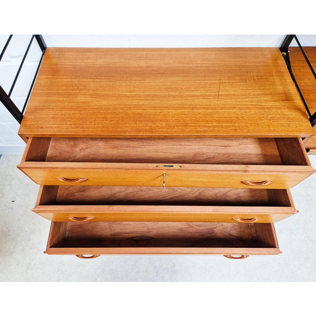 Designed by Robert Heal in 1964 and manufactured by Staples of Cricklewood, London, Ladderax stands as one of the most...