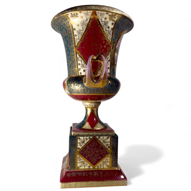 19th Century Large Royal Vienna Porcelain Urn. For Sale - Image 4 of 14