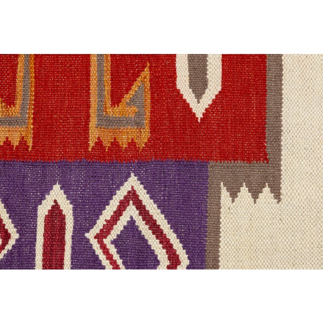 Contemporary Navajo Style Wool Rug – Modern Geometric American Textile Accent For Sale - Image 9 of 13